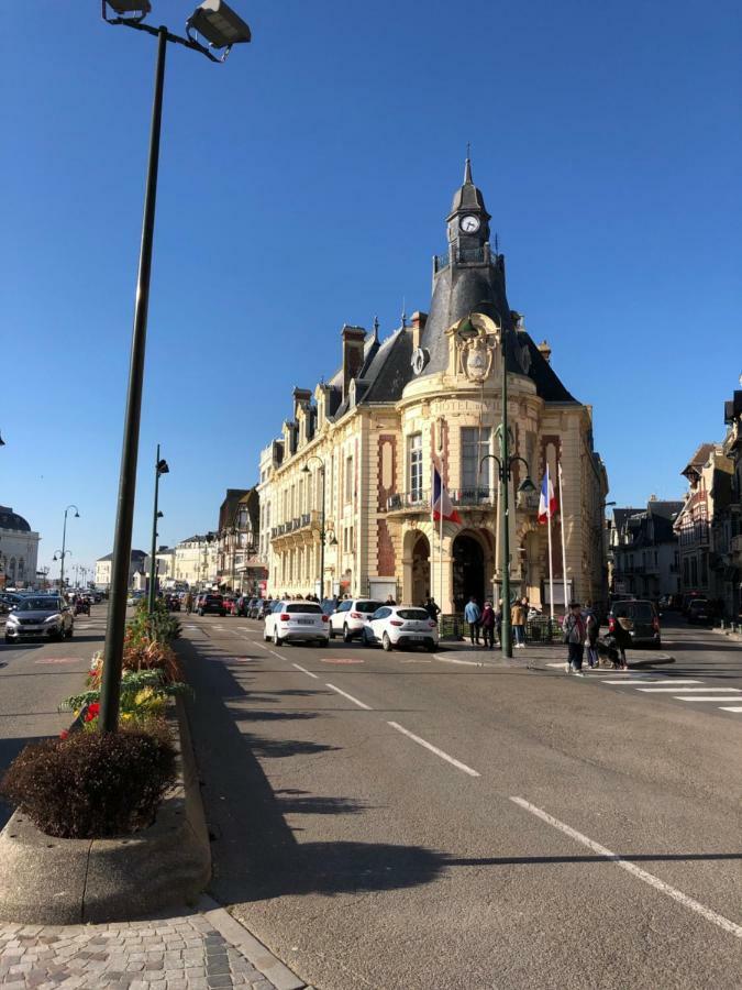 L'étoile de Trouville Exterior foto